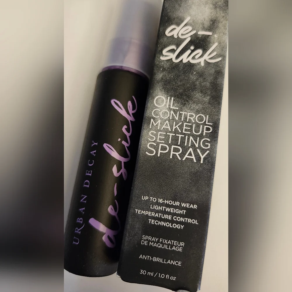 Urban Decay De-Slick Setting Spray - 1 oz